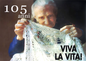Foto di una vecchina di 105 anni